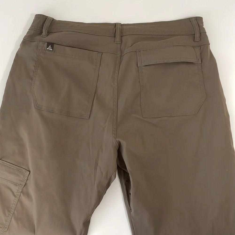 Prana men’s‎ Large nylon flat front khaki cargo pants.